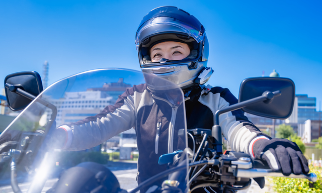 夏にバイクが暑く感じる理由